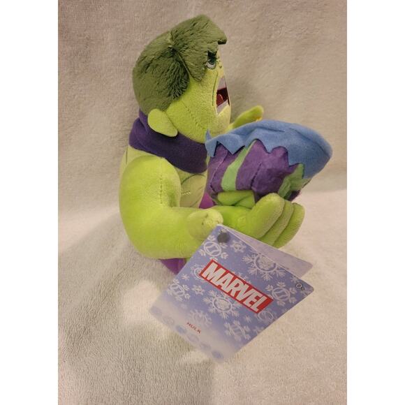 Hulk Winter Holiday Themed 8" Stuffed Plush Toy Disney Parks Marvel Avengers NWT - Picture 2 of 4